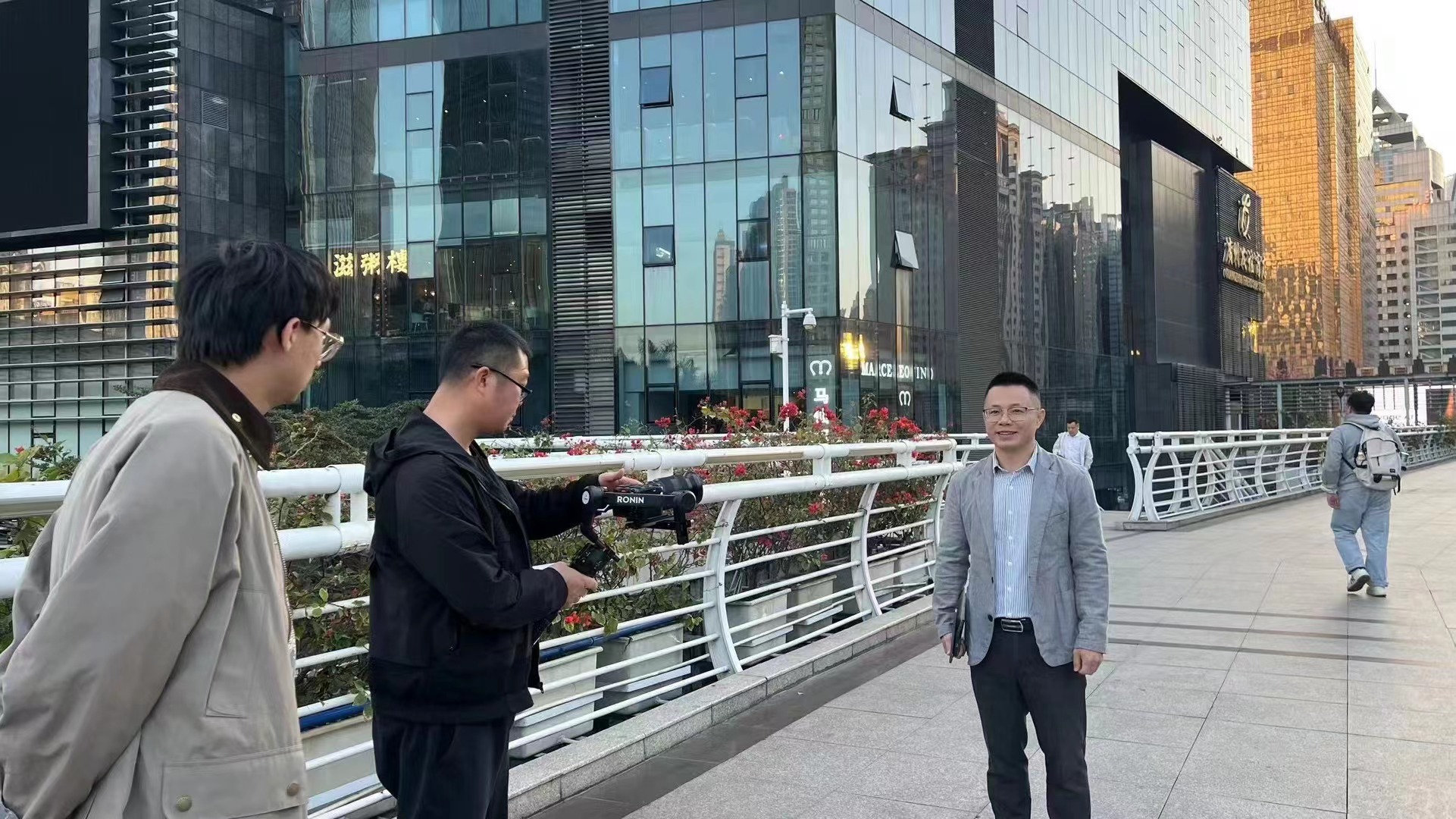 天南海北，順動廣告拍攝老百姓創(chuàng)業(yè)故事 