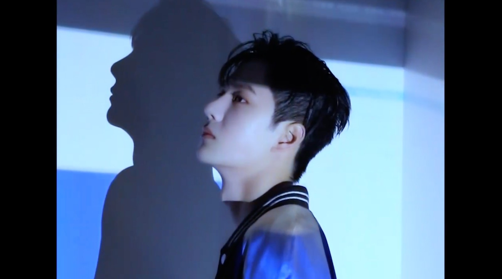 王一博SKG廣告片拍攝花絮 王一博SKG廣告片拍攝花絮